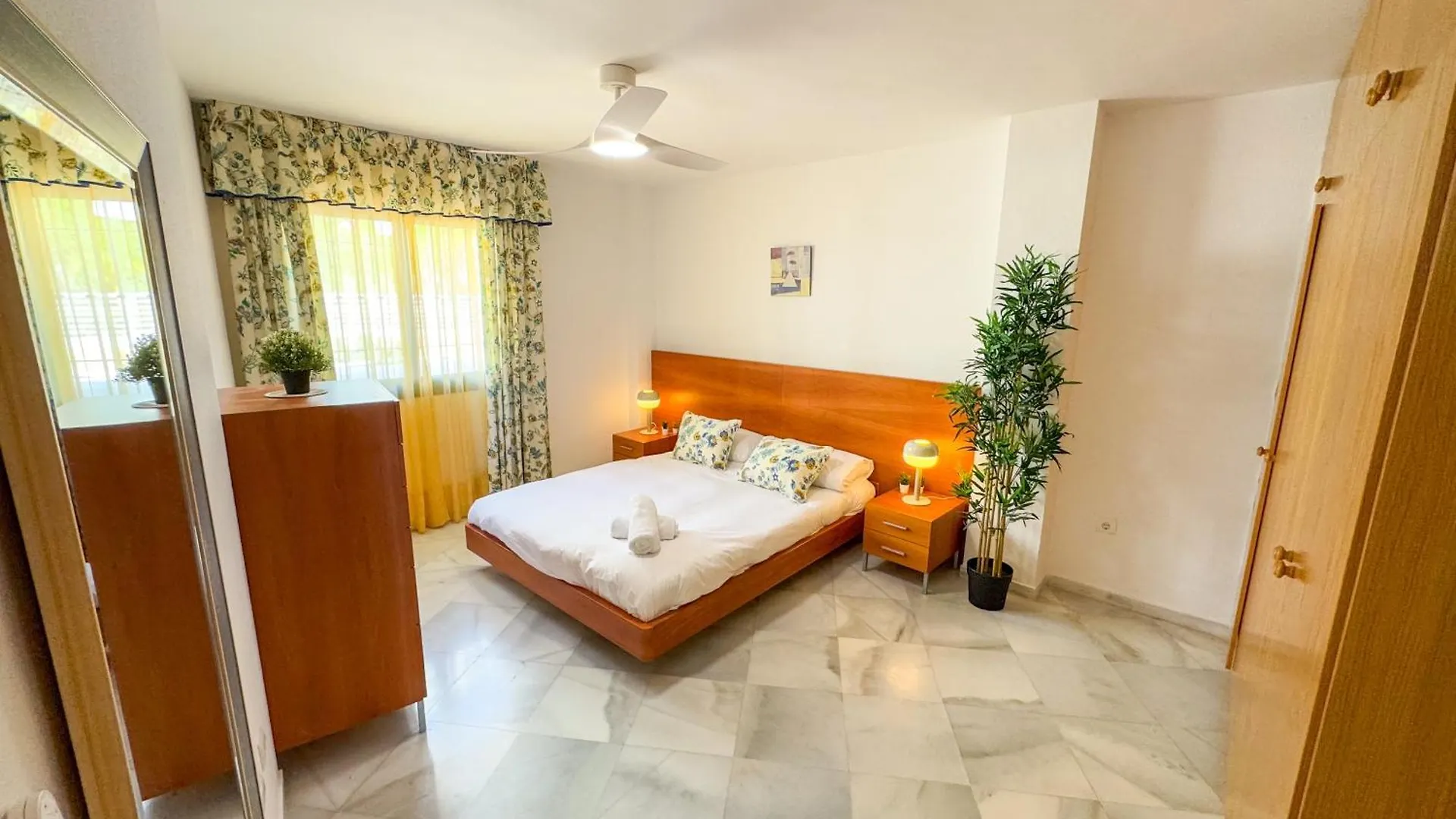 Appartement Torrequebrada Views - Turistea à Benalmádena